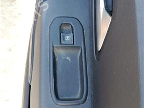 Used Right front window switch DACIA DUSTER (HM_) 1.6 SCe 115 (HMM1) (115 hp) 27654043