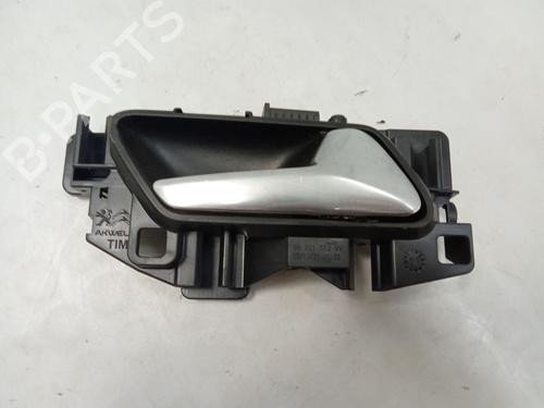 Used Front right interior door handle Front right interior door handle PEUGEOT 3008 II SUV (MC_, MR_, MJ_, M4_) 1.5 BlueHDi 130 (131 hp) 33820045 33820045