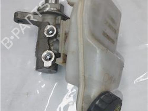Used Brake master cylinder PEUGEOT 3008 II SUV (MC_, MR_, MJ_, M4_) 1.2 THP/ PureTech 130 (MRHNSM, MRHNSU, MRHNSJ, MRHNYW,... (131 hp) 27686422