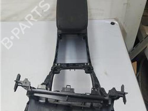 Porte-gobelet/Objets VW GOLF VII (5G1, BQ1, BE1, BE2) 1.4 TSI (122 hp) 27850957