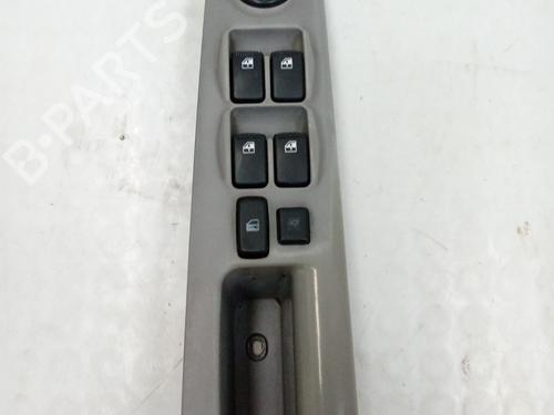 Used Left front window switch KIA SORENTO I (JC) 2.5 CRDi 4WD (140 hp) 29940900