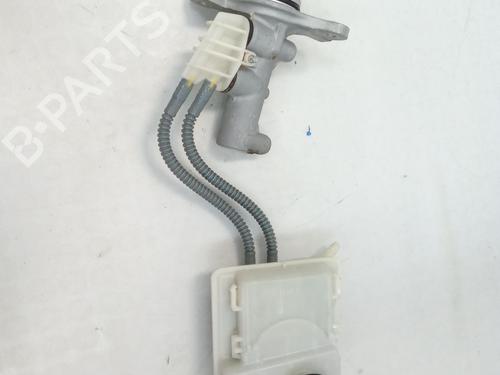 brake-master-cylinder-mercedes-benz-vito-van-w447-2014-32137121 main image