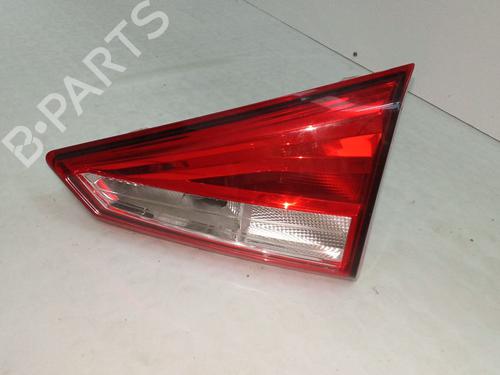 Feu de coffre droit SEAT ARONA (KJ7, KJP) 1.0 TSI (110 hp) 32070790