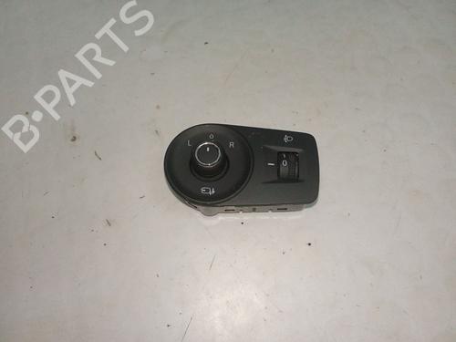 mirror-switch-mg-mg-zs-suv-azs1-2017-32750876 main image