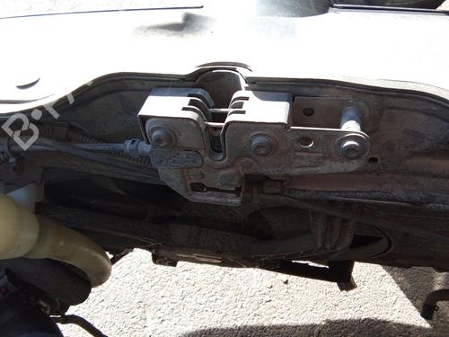 Used Hood lock VW TRANSPORTER T5 Van (7HA, 7HH, 7EA, 7EH) 2.0 TDI (140 hp) 30204793