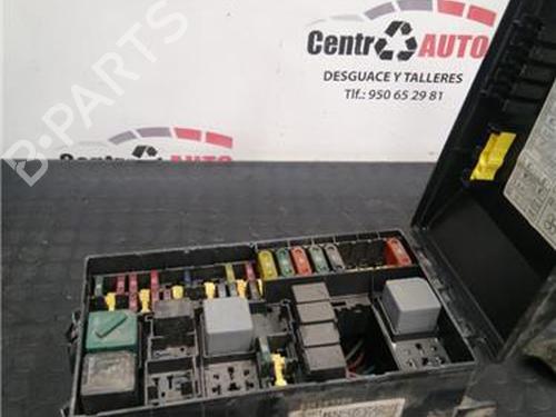 Used Fuse box Fuse box 27853897 27853897