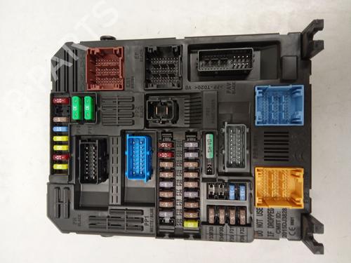 Used Fuse box PEUGEOT 3008 II SUV (MC_, MR_, MJ_, M4_) 1.5 BlueHDi 130 (131 hp) 32719866