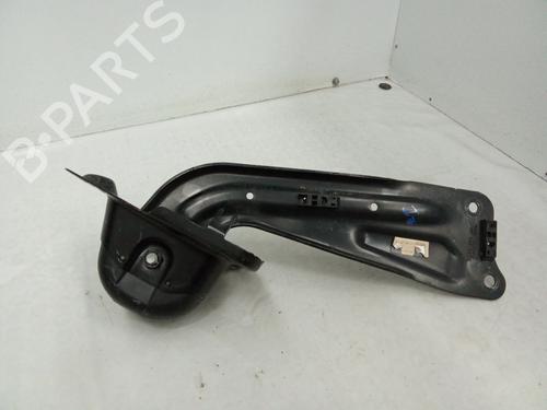 Venstre bagtil bærearm Venstre bagtil bærearm AUDI Q3 (F3B) 35 TDI (150 hp) 37540399 37540399