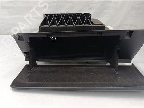 Used Glove box BMW X1 (F48) xDrive 20 d (190 hp) 27852042