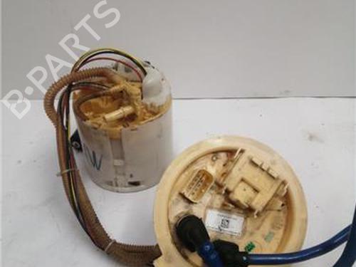 Used Fuel pump BMW 5 (G30, F90) 530 d (265 hp) 27845258