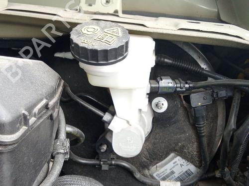 Used Brake master cylinder Brake master cylinder PEUGEOT 3008 II SUV (MC_, MR_, MJ_, M4_) 1.5 BlueHDi 130 (131 hp) 32719839 32719839