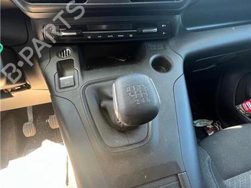 Used Gear lever PEUGEOT RIFTER 1.5 BlueHDi 100 (102 hp) 27686264