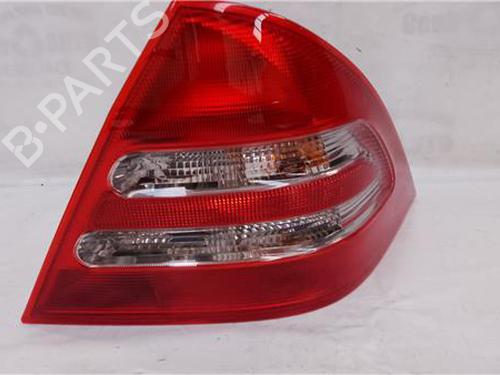 Used Right taillight Right taillight MERCEDES-BENZ C-CLASS (W202) C 200 D (202.120) (75 hp) 36334791 36334791