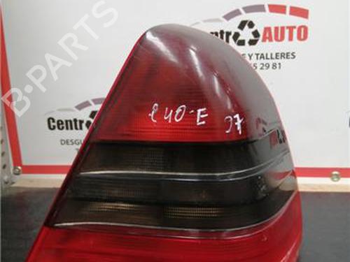 Feu arrière droit MERCEDES-BENZ C-CLASS T-Model (S205) C 350 e (205.247) (211 hp) 27854269