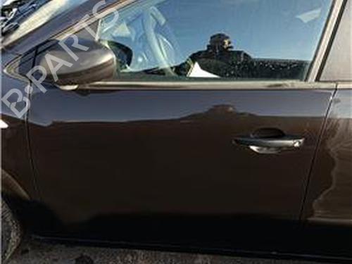 Used Left front door DACIA SANDERO III 1.0 TCe 90 (91 hp) 27674774