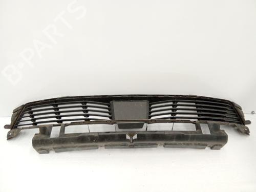Used Grille Grille PEUGEOT 3008 II SUV (MC_, MR_, MJ_, M4_) 1.5 BlueHDi 130 (131 hp) 32719835 32719835