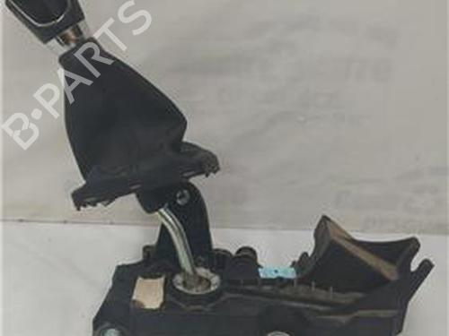 Used Gear lever FORD FOCUS III Saloon 1.6 Ti (105 hp) 27849165