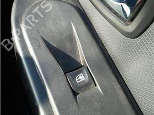 Used Right front window switch RENAULT CLIO IV (BH_) 1.5 dCi 75 (75 hp) 27845726