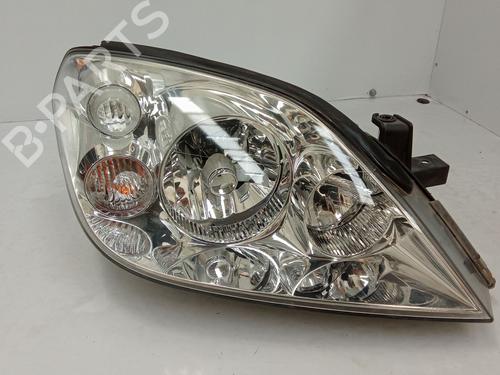 Used Right headlight NISSAN PRIMERA (P12) 2.0 (140 hp) 31044336