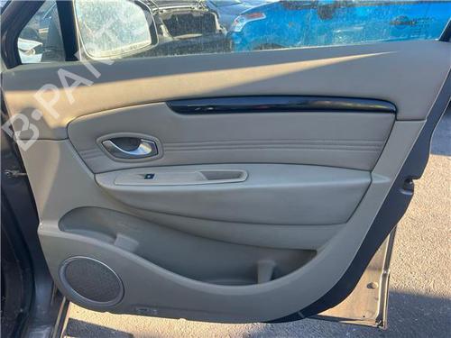Høyre frontpanel RENAULT SCÉNIC III (JZ0/1_) 2.0 16V (JZ0G, JZ0P, JZ1E, JZ1P) (140 hp) 27847081