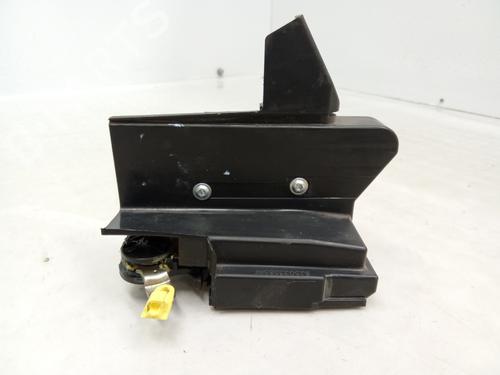 Fechadura trás esquerda Fechadura trás esquerda DACIA SANDERO II TCe 90 (B8M1, B8MA, B8AC) (90 hp) 36070170 36070170