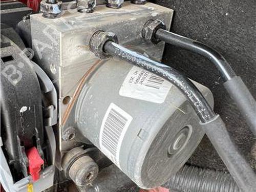 Used ABS pump KIA CEE'D (JD) 1.6 CRDi 136 (136 hp) 27686310