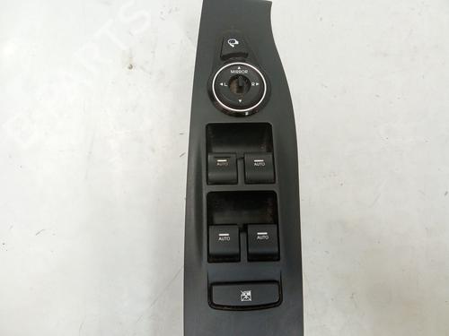 Left front window switch HYUNDAI i40 I (VF) 1.7 CRDI | BP33694980I27 - Image 2