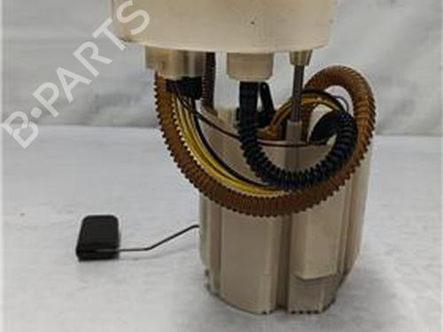 Used Fuel pump BMW X1 (F48) xDrive 20 d (190 hp) 27852052
