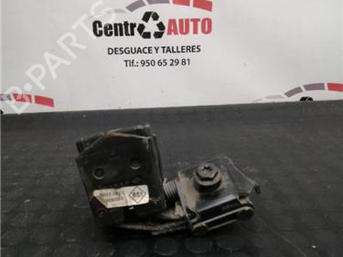 Used Seat buckle RENAULT CLIO II Hatchback Van (SB0/1/2_) 1.9 D (SB0E) (64 hp) 27852622