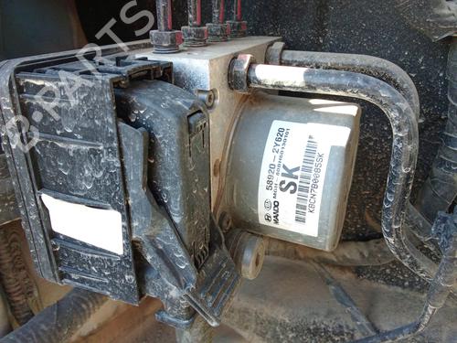 Used ABS pump HYUNDAI ix35 (LM, EL, ELH) 1.7 CRDi (116 hp) 29333913