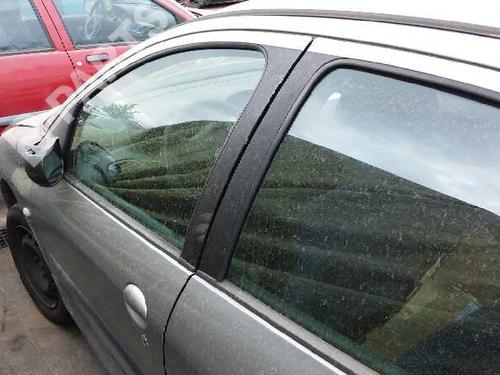 Used Left front door PEUGEOT 206 Hatchback (2A/C) 1.4 HDi eco 70 (68 hp) 89904
