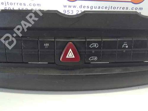 Used Warning switch VW CRAFTER 30-35 Bus (2E_) 2.5 TDI (163 hp) 3466259