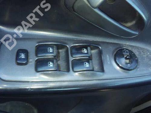 Used Left front window switch HYUNDAI ELANTRA III (XD) 1.6 (107 hp) 1360955