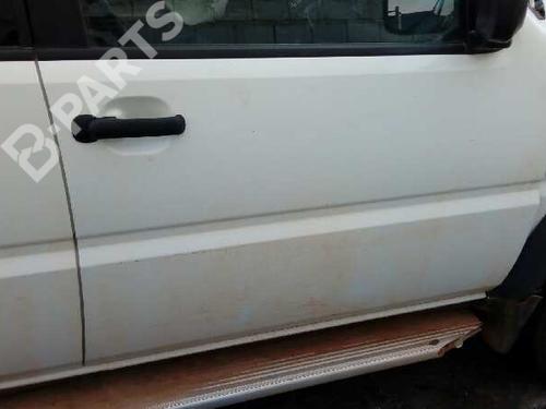 Used Right front door NISSAN TERRANO II (R20) 2.7 TDi 4WD (125 hp) 1292545