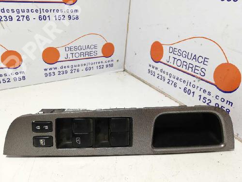 Used Left front window switch NISSAN TIIDA Hatchback (C11X) [2006-2011]  3684494