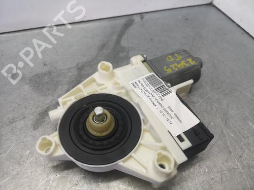 Portierruitmotor rechtsachter RENAULT LATITUDE (L70_) 2.0 dCi 150 (L70H) (150 hp) 13451091