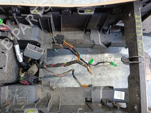 Armrest / Center console LAND ROVER RANGE ROVER SPORT I (L320) 2.7 D 4x4 | BP12498861I20 