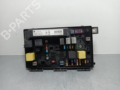 Caja reles / fusibles OPEL ASTRA H GTC (A04) [2005-2010]  18661369