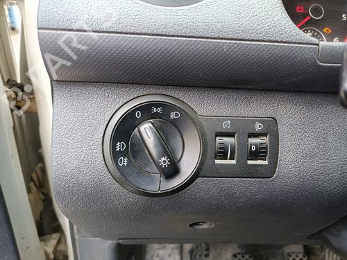 Used Headlight switch VW CADDY III MPV (2KB, 2KJ, 2CB, 2CJ) 1.6 TDI (102 hp) 31868558