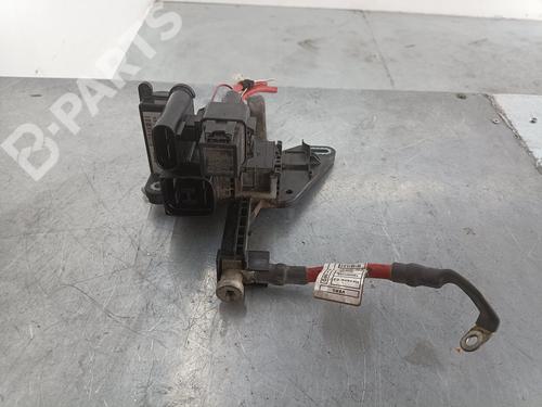 Used Fuse box BMW 3 (F30, F80) 318 d (143 hp) 10390388