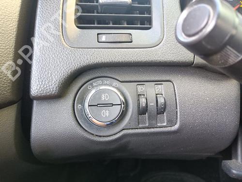Hovedlysbryter Hovedlysbryter OPEL INSIGNIA A (G09) 2.0 CDTI (68) (120 hp) 37477000 37477000
