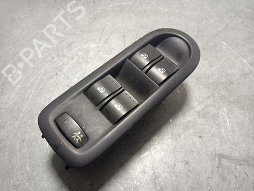 Used Left front window switch Left front window switch RENAULT MEGANE II (BM0/1_, CM0/1_) [2001-2012] 34249810 34249810