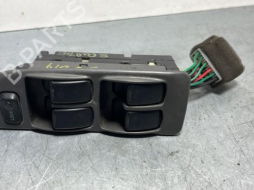 Pulsantiera anteriore sinistra KIA SPORTAGE SUV (K00) 2.0 TD 4WD (83 hp) 32273149