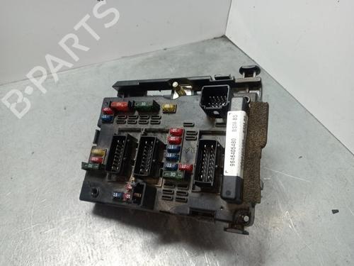 Sikringsdåse PEUGEOT 807 (EB_) 2.2 HDi (128 hp) 31932636