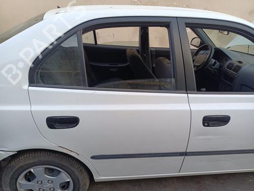 Dør højre bagtil Dør højre bagtil HYUNDAI ACCENT II (LC) 1.5 CRDi (82 hp) 34249939 34249939