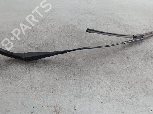 Used Front windshield wiper arm BMW 3 Touring (F31) 318 d (143 hp) 15762221