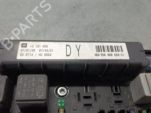 Fuse box OPEL ASTRA H (A04) | BP30115504E1