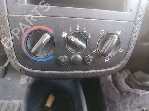 AC Styreenhet / Manøvreringsenhet AC Styreenhet / Manøvreringsenhet OPEL COMBO Box Body/MPV 1.7 DTI 16V (75 hp) 36569608 36569608