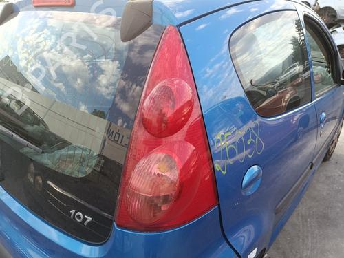 Used Right taillight PEUGEOT 107 (PM_, PN_) 1.0 (68 hp) 18126406