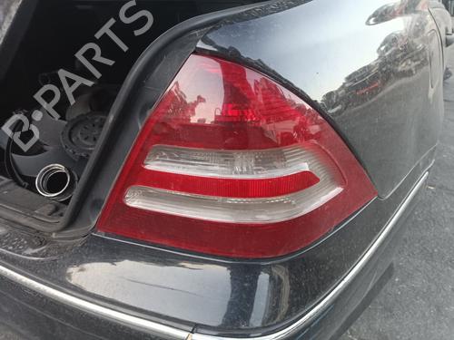 Used Right taillight MERCEDES-BENZ C-CLASS (W203) C 220 CDI (203.008) (150 hp) 15269318